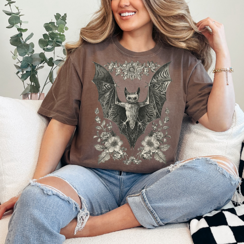 Gothic Bat Floral Unisex T-Shirt – Vintage Style Graphic Tee for Halloween and Everyday Wear
